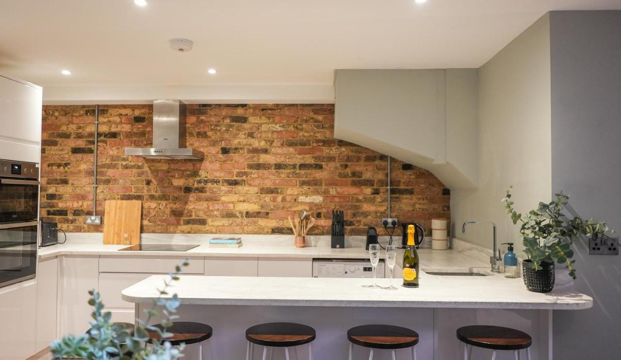 Stunning Brighton Seaside 2-Bedroom Townhouse With Patio, Sleeps 6 외부 사진